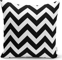 Afbeelding in Gallery-weergave laden, Zethome - Kussenhoes Kerstpatroon - Set 4 Pieces - Kussenhoezen - Dubbelzijdig bedrukt - Soft Touch - Geometrische Vormen - Zwart Witte