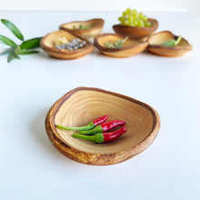 Afbeelding in Gallery-weergave laden, Zethome | Olijfhouten Rustieke ondiepe plaat 6 stuks | 7-8 cm