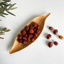 Afbeelding in Gallery-weergave laden, Zethome | Olijfhouten Rustieke ondiepe plaat | Olijfbladvormige plaat