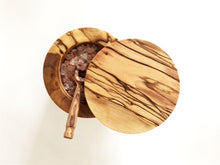 Load image into Gallery viewer, Houten zoutkommen, olijfhouten kruidenkom, handgemaakte kommen, handgemaakte decoratieve