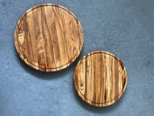 Afbeelding in Gallery-weergave laden, Zethome | Olijfhouten Houten Ronde Biefstuk / Pizzaplaat